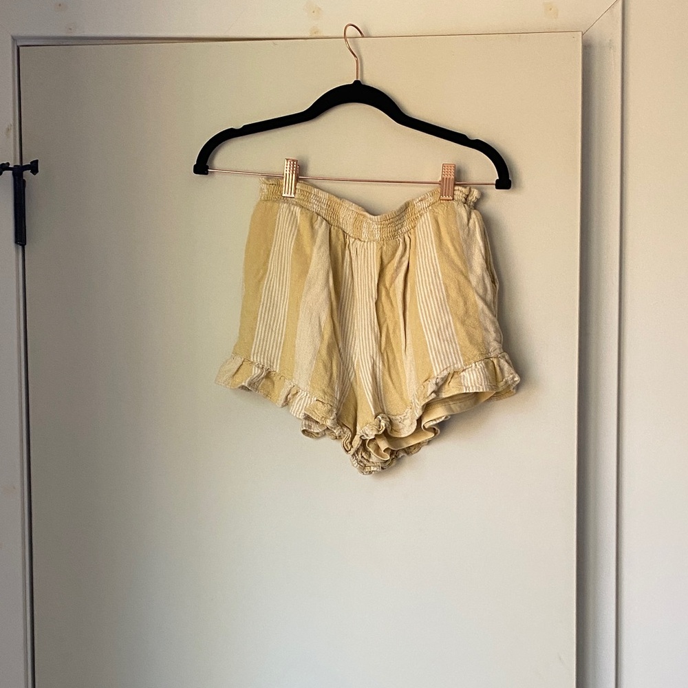 American Eagle Outfitters High Waist Cream Shorts